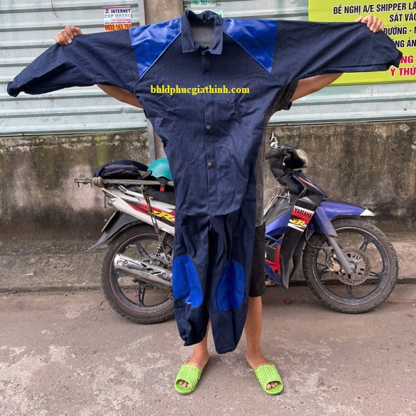 Quần áo bảo hộ chuyên dụng trong phun cát