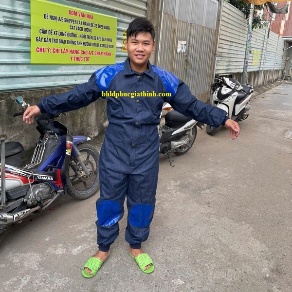 Quần áo bảo hộ chuyên dụng trong phun cát