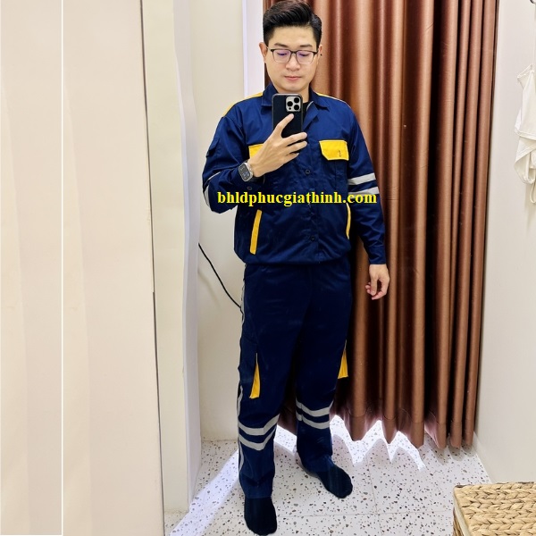 Quần áo bảo hộ phối màu vải Kaki 65/35 may phản quang áo và quần