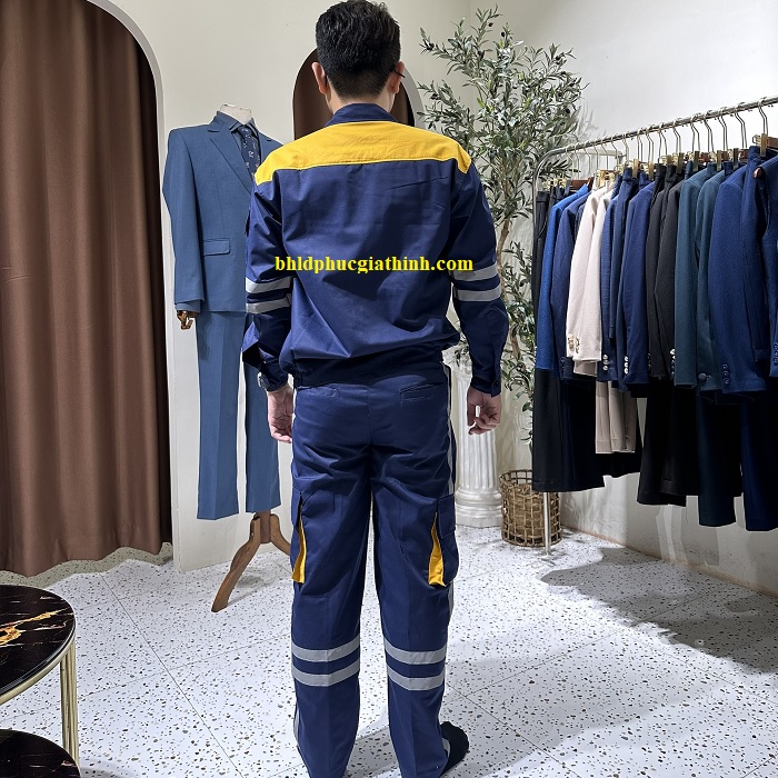 Quần áo bảo hộ phối màu vải Kaki 65/35 may phản quang áo và quần