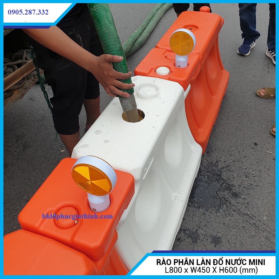 Rào phân làn đường đổ nước chất liệu HDPE kích thước L800 x W450 x H600