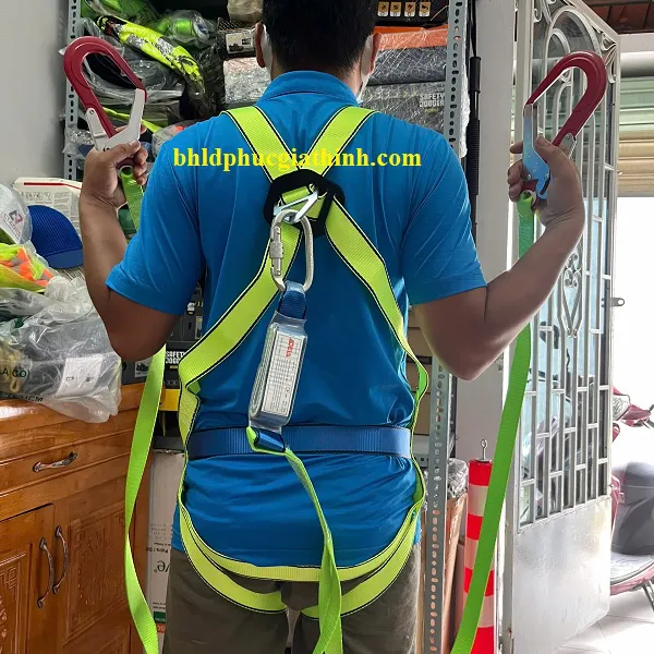 Dây an toàn toàn thân 2 móc nhôm giảm xóc Adela