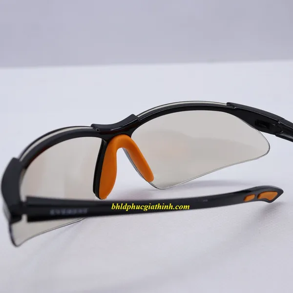 KÍNH BẢO HỘ EVEREST EV301 TRẮNG TRONG