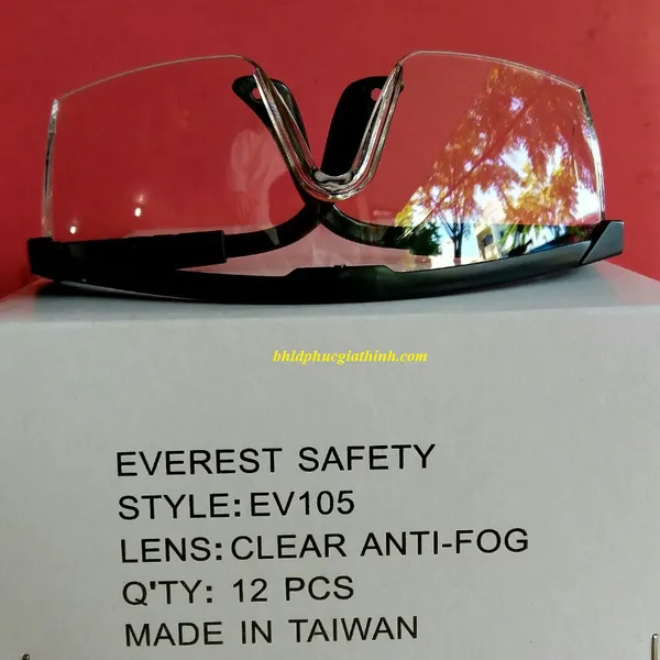 KÍNH BẢO HỘ EVEREST EV105 TRẮNG - ĐEN