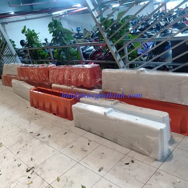 DẢI PHÂN CÁCH GIAO THÔNG TB BẰNG NHỰA DÀI 1.5M