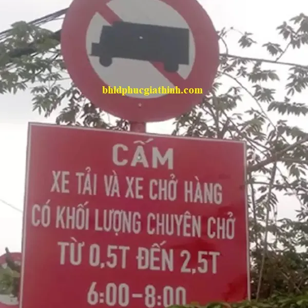 Biển báo giao thông P.106 cấm xe tải có phản quang
