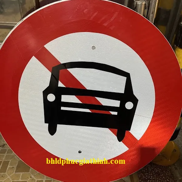 Biển báo giao thông P.103a cấm ô tô có phản quang