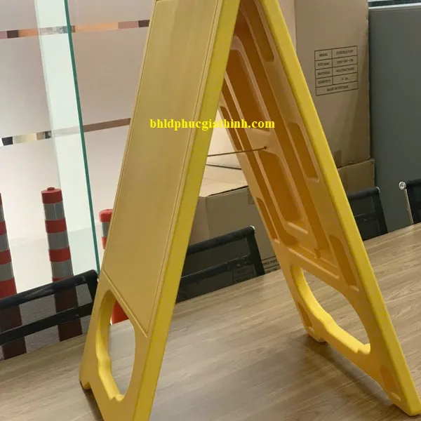 Bảng cảnh báo chữ A cỡ đại kích thước W520 x H970mm