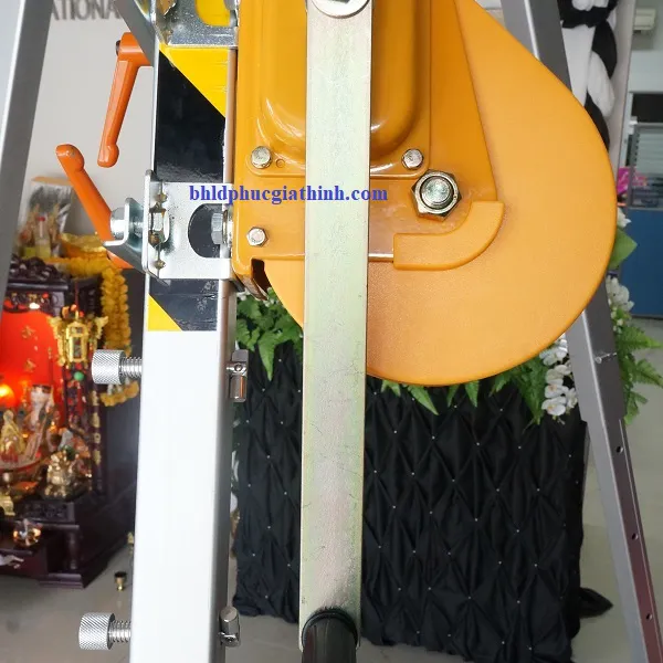 Bộ tời 3 chân ADELA RT025 chính hãng