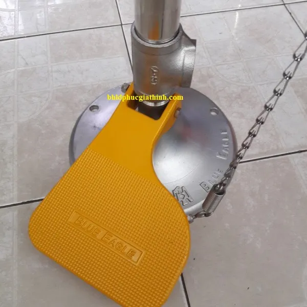 Bồn rửa mắt khẩn cấp xả toàn thân Blue Eagle EW607 chất liệu INOX 304