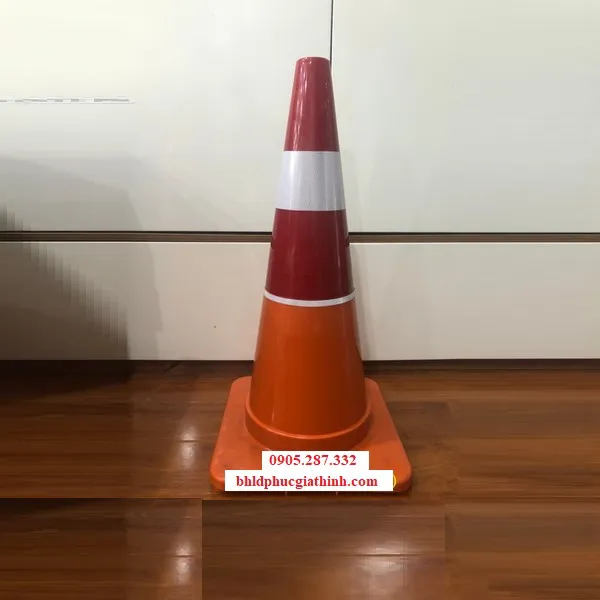 Cọc tiêu giao thông phản quang cao 70cm GT.70B nhựa HDPE cứng