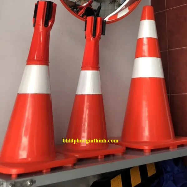 Cọc tiêu giao thông cao 45cm chất liệu cao su dẻo