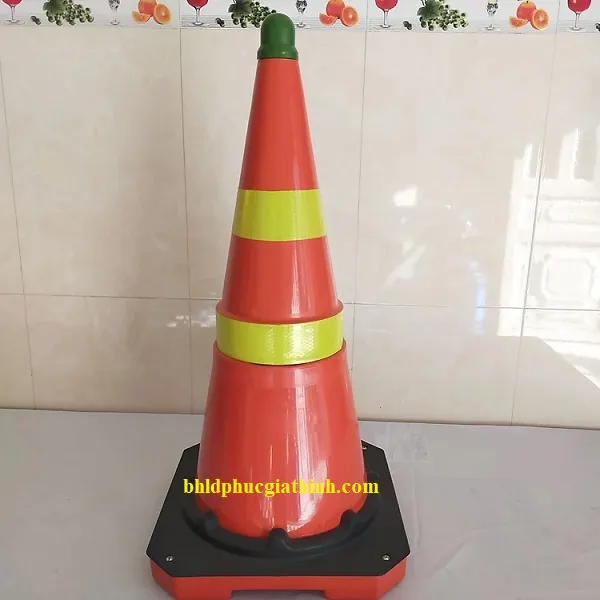 Cọc tiêu giao thông dạ quang GT.53 cao 63.5cm nhựa cứng HDPE