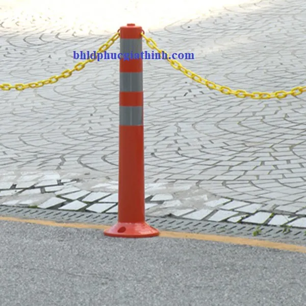 Cọc tiêu phân làn hình trụ nhựa dẻo có đầu gắn dây xích kích thước ø200 x ø80 x H750mm