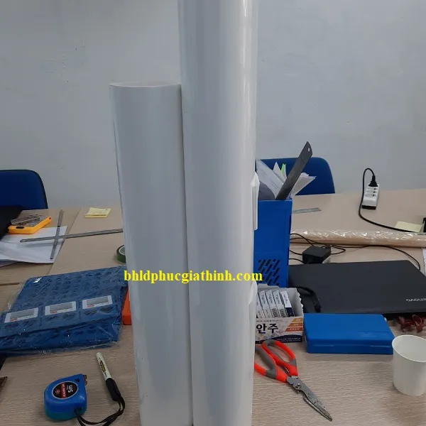 Con lăn PE dính bụi phòng sạch kích thước lõi 76mm dài 65cm