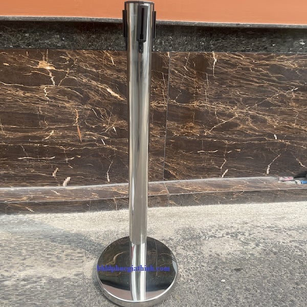 Cột chắn inox dây kéo 2m phân luồng lối đi