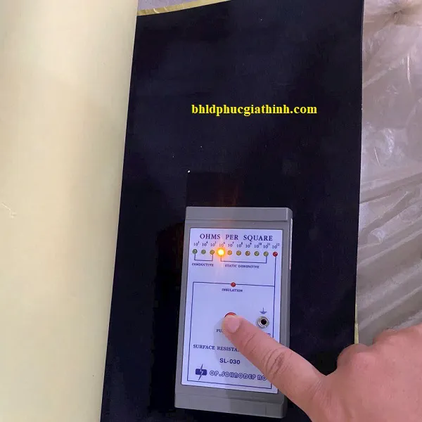 Cuộn xốp EVA Foam chống tĩnh điện kích thước 1.2m*100m*1mm một mặt keo