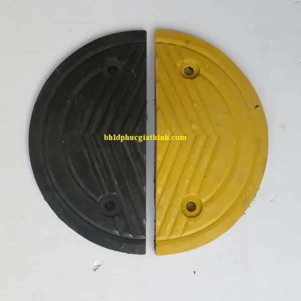 Đầu gờ giảm tốc cao su Cao 5cm Dài 17cm Rộng 35cm