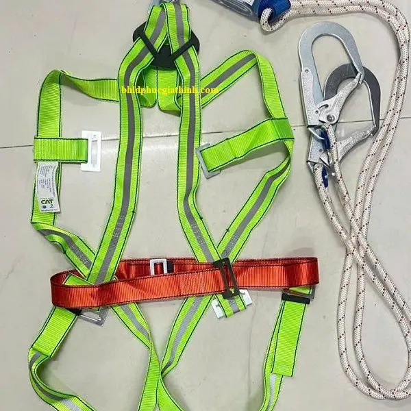 Dây an toàn toàn thân có phản quang 2 móc sắt giảm xóc Adela
