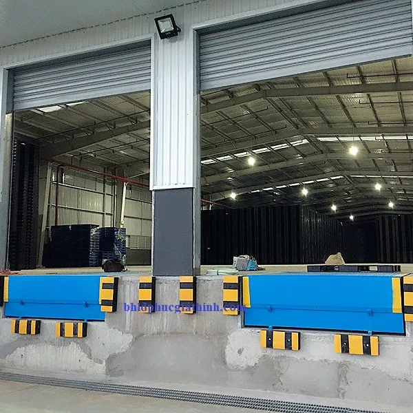 Đệm cao su chống va đập giảm chấn có phản quang kích thước 500x200x100mm