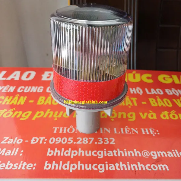 Đèn chớp cảnh báo năng lượng mặt trời có tay cầm Safetyman chính hãng