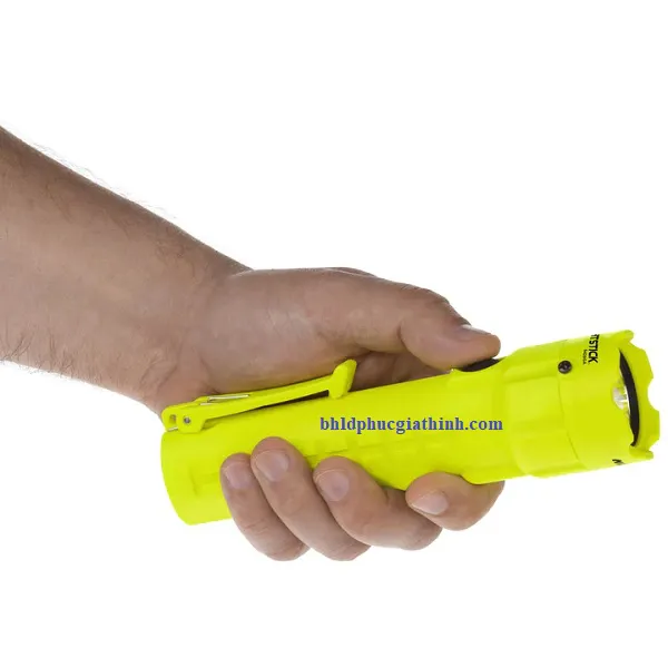 Đèn pin cầm tay chống cháy nỗ Nightstick XPP-5420GA độ sáng 140 lumen dùng 3 pin AA