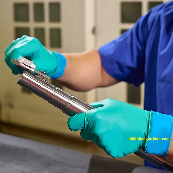 Găng tay chống hóa chất 3 lớp dùng một lần Ansell MICROFLEX 93-260