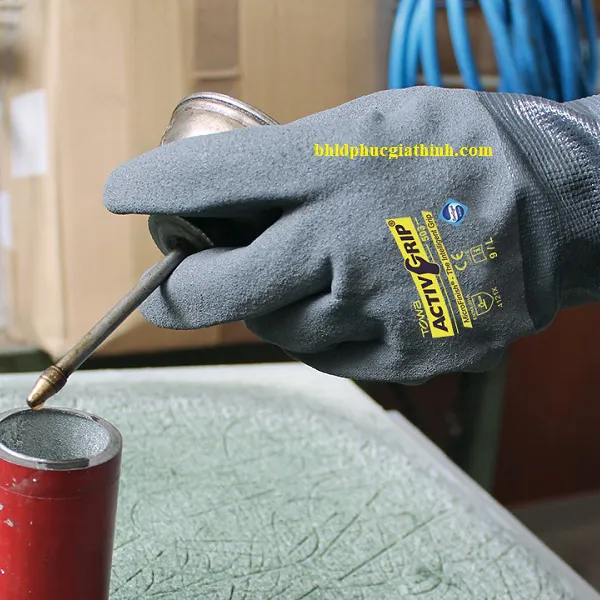 Găng tay đa năng nhúng Nitrile chống dầu Towa Activgrip 503