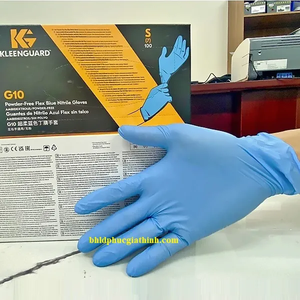 Găng tay Nitrile màu xanh chuyên dùng trong thực phẩm Kimberly-Clark Kleenguard G10