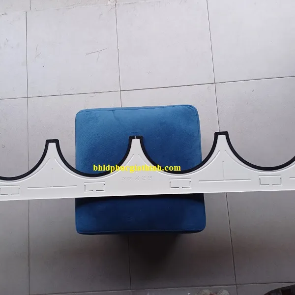 Giá treo nón bảo hộ lao động Hàn Quốc loại 4 nón