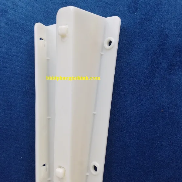 Giá treo nón bảo hộ lao động Hàn Quốc loại 4 nón