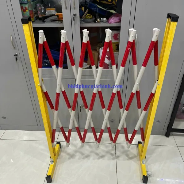 Hàng rào nhựa di động kích thước 1.2m x 2.5m có thể xếp gọn