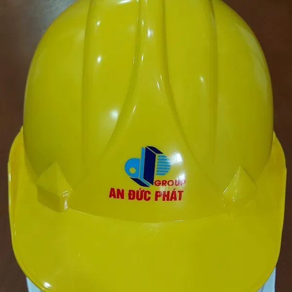 In logo trực tiếp lên nón bảo hộ lao động