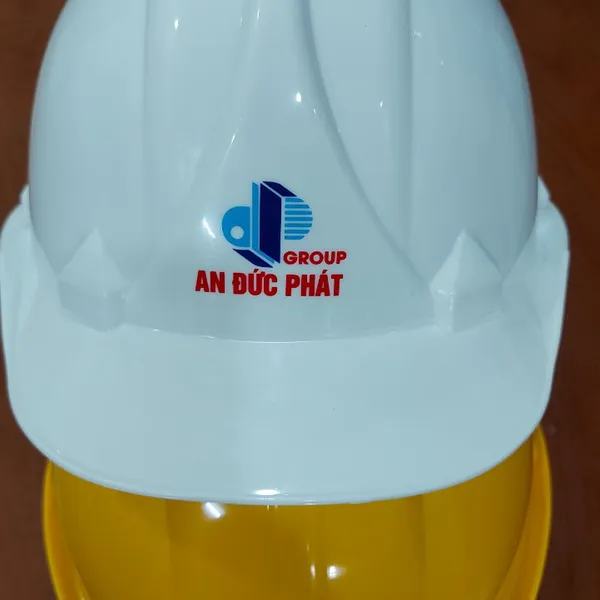 In logo trực tiếp lên nón bảo hộ lao động