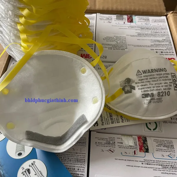 Khẩu trang phòng độc 3M 8210 N95 dùng một lần
