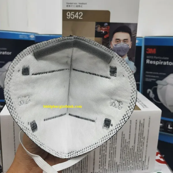 Khẩu trang than hoạt tính 3M 9542 KN95 chính hãng