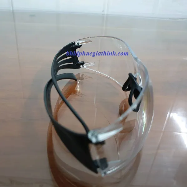 Kính bảo hộ không đọng sương 3M SF301AF chống bụi và chống tia UV xuất xứ Đài Loan