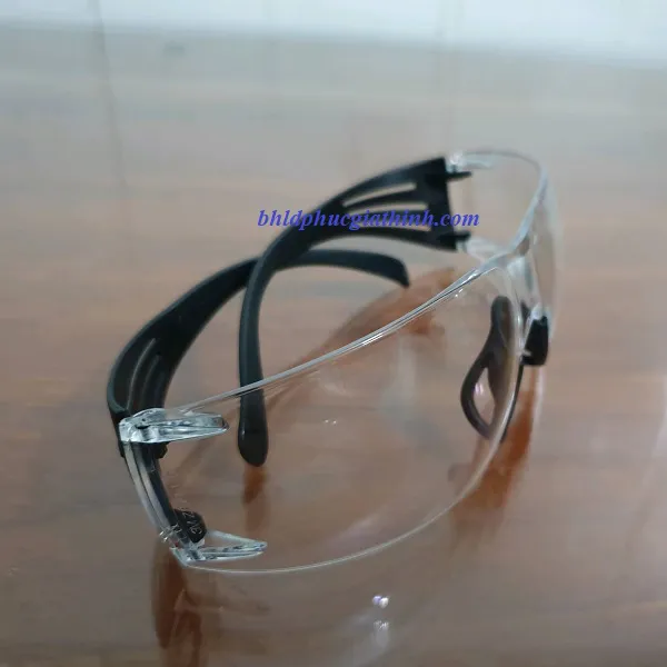 Kính bảo hộ không đọng sương 3M SF301AF chống bụi và chống tia UV xuất xứ Đài Loan