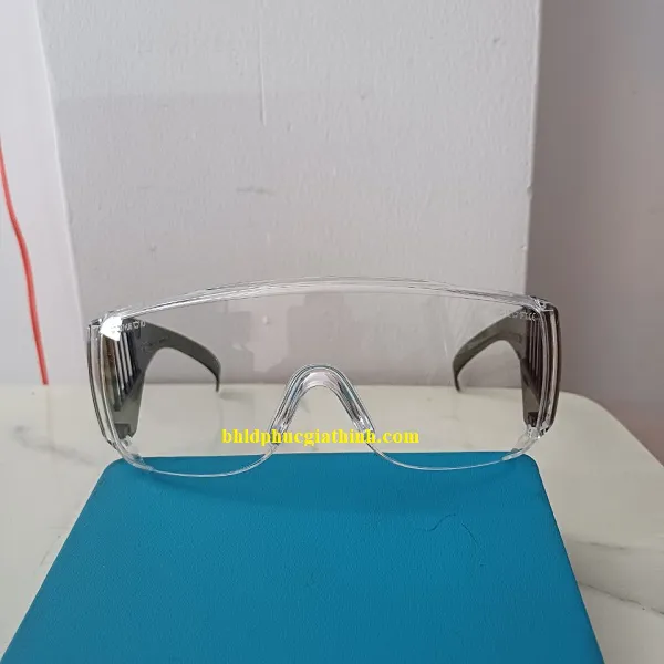 Kính bảo hộ chống hoá chất Bollé BL110 Pháp dùng chung được với kính cận