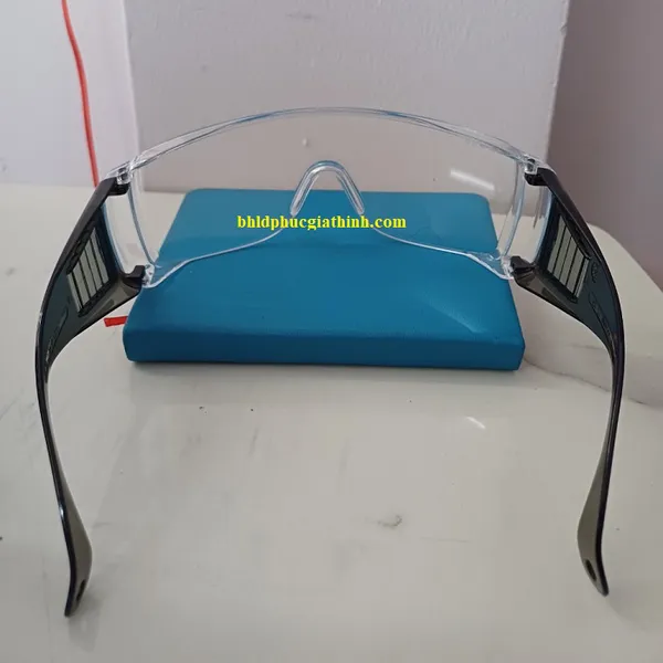 Kính bảo hộ chống hoá chất Bollé BL110 Pháp dùng chung được với kính cận
