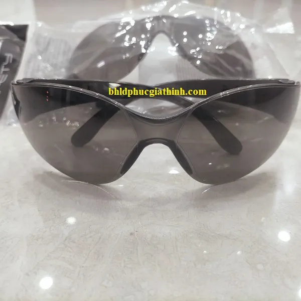 Kính bảo hộ chống hoá chất chống tia UV Bolle BANDIDO 1667202 chính hãng Pháp