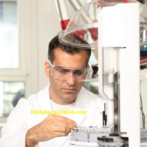 Kính bảo hộ chống tia cực tím Draeger X-pect 8110 dùng chung được với kính cận