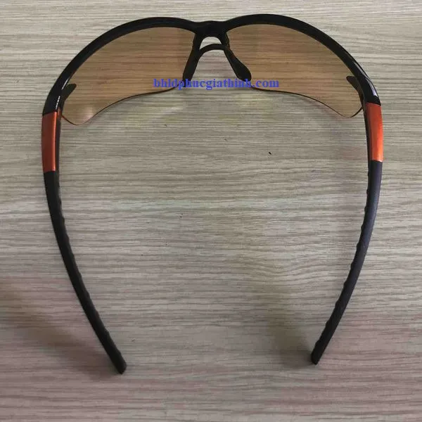 Kính bảo hộ chống tia cực tím và tia hồng ngoại DeltaPlus Fuji2 Gradient chính hãng