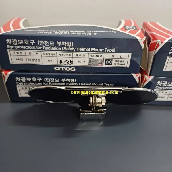 Kính bảo hộ OTOS A-642B Hàn Quốc chuyên dụng cho luyện thép