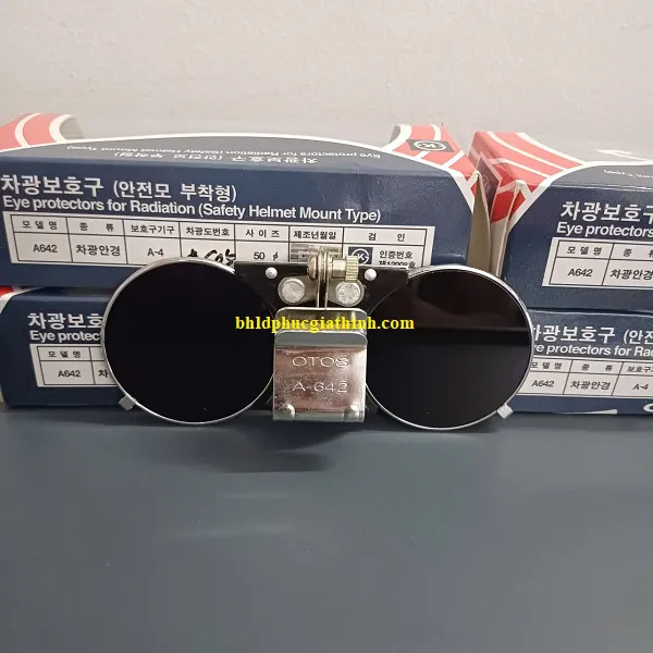 Kính bảo hộ OTOS A-642B Hàn Quốc chuyên dụng cho luyện thép