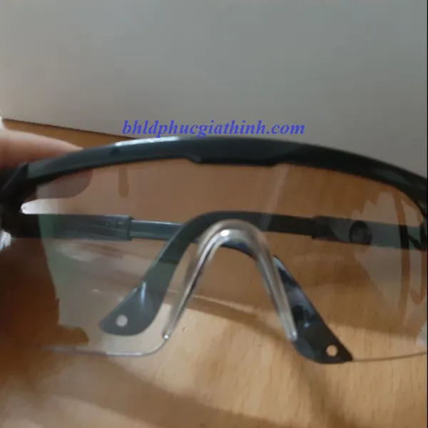 KÍNH VUỐNG KING'S KY-151 TRẮNG TRONG