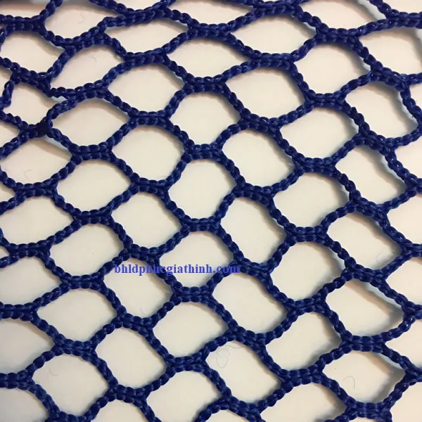Lưới xây dựng mắt lưới 3cmx3cm chất liệu Polypropylene dùng để che chắn trong công trình