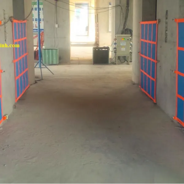 Lưới PVC chắn lan can công trình, chắn cửa thang máy cắt theo kích thước yêu cầu