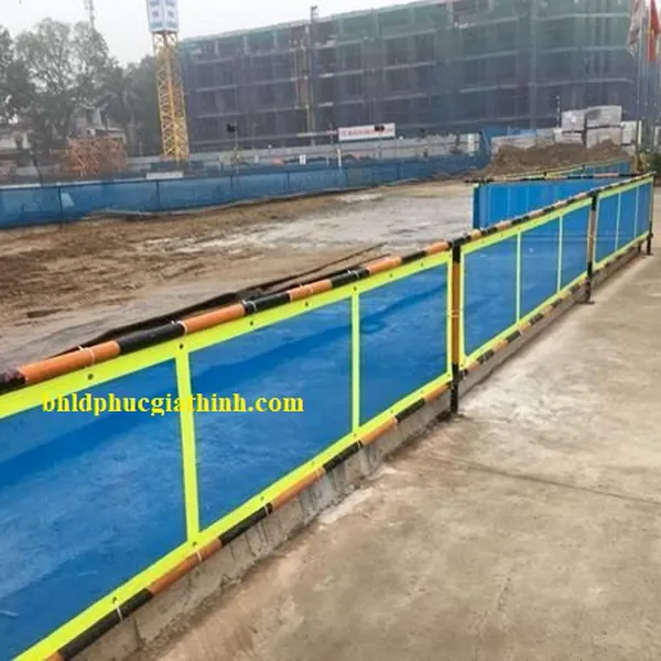 Lưới PVC chắn lan can công trình, chắn cửa thang máy cắt theo kích thước yêu cầu