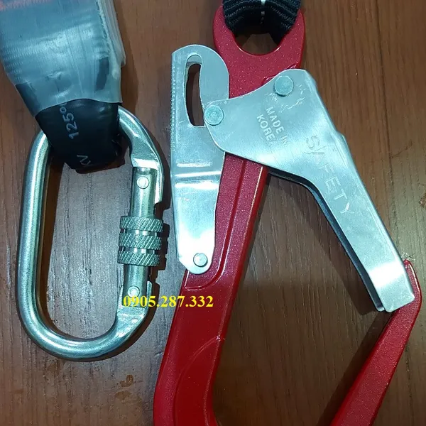 Dây an toàn toàn thân 1 móc nhôm có giảm sốc giá rẻ